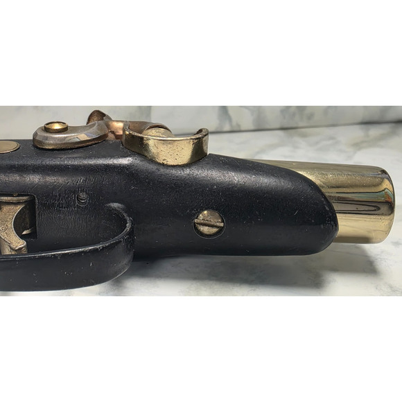 Gun Pistol Lighter Flintlock Table Lighter Cigarette, Novelty with Wood Stand - Picture 11 of 15